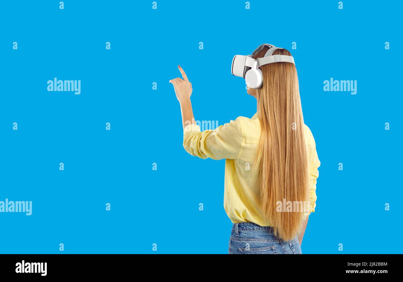 Virtual reality vr woman hi-res stock photography and images - Alamy