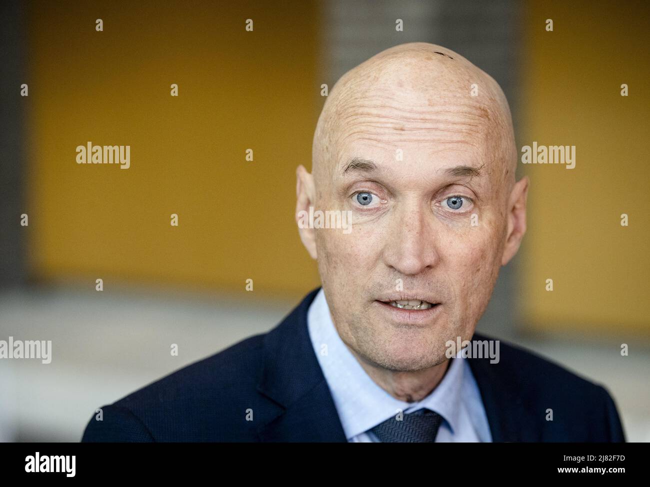 2022-05-12 13:39:43 THE HAGUE - Ernst Kuipers, Minister of Health, Welfare and Sport, speaks to the press in the House of Representatives. The opposition is angry about the financial conflict that the Ministry of Health had with hospitals during the corona pandemic over the expansion of beds in intensive care units. ANP SEM VAN DER WAL netherlands out - belgium out Stock Photo