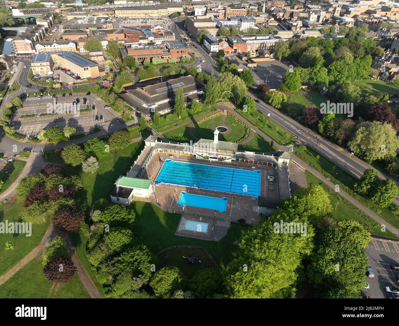 Peterborough, UK. 09th May, 2022. It's a beautiful sunny day as people