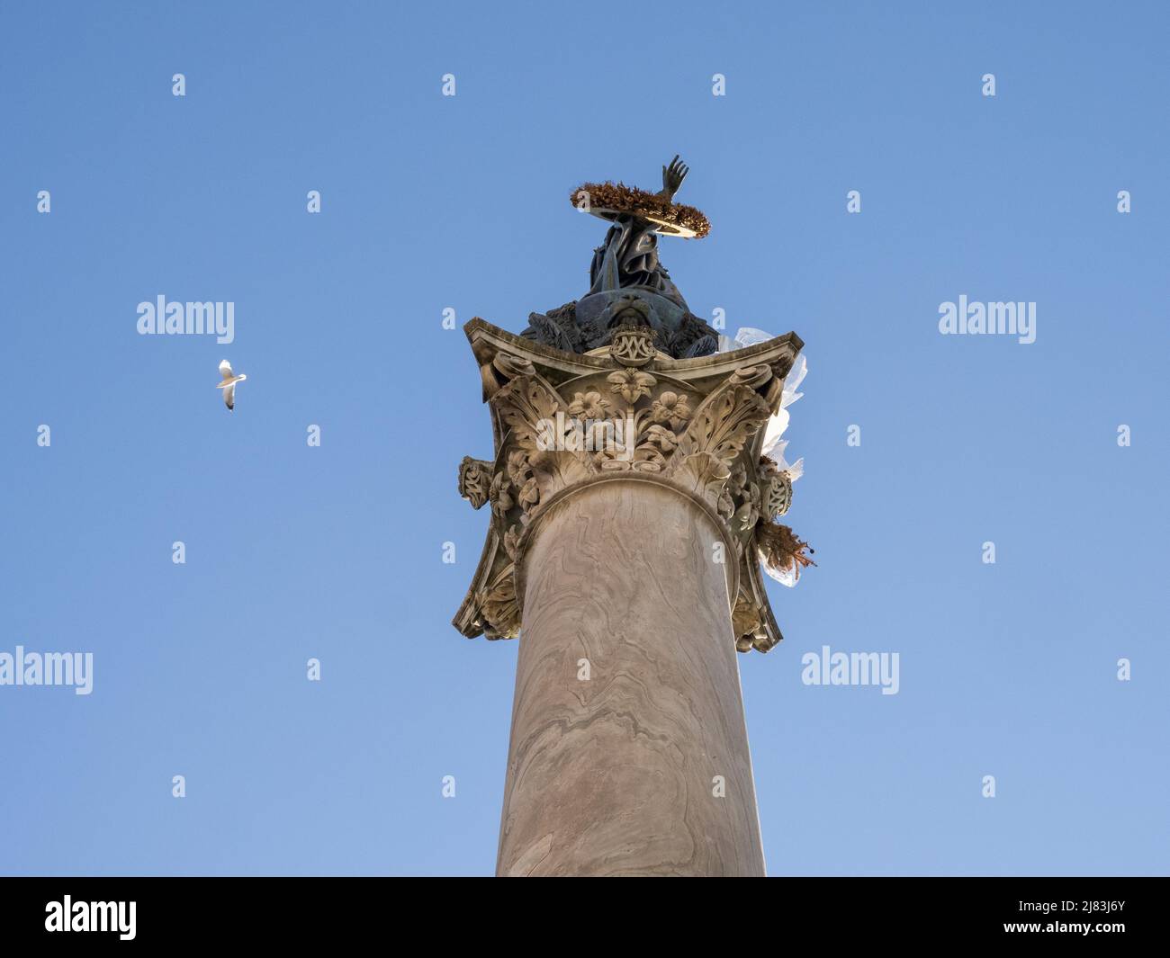 Bronze statue of the Virgin Mary on the Marian Column, Colonna della Vergine, Piazza Santa Maria Maggiore, Rome, Lazio, Italy Stock Photo
