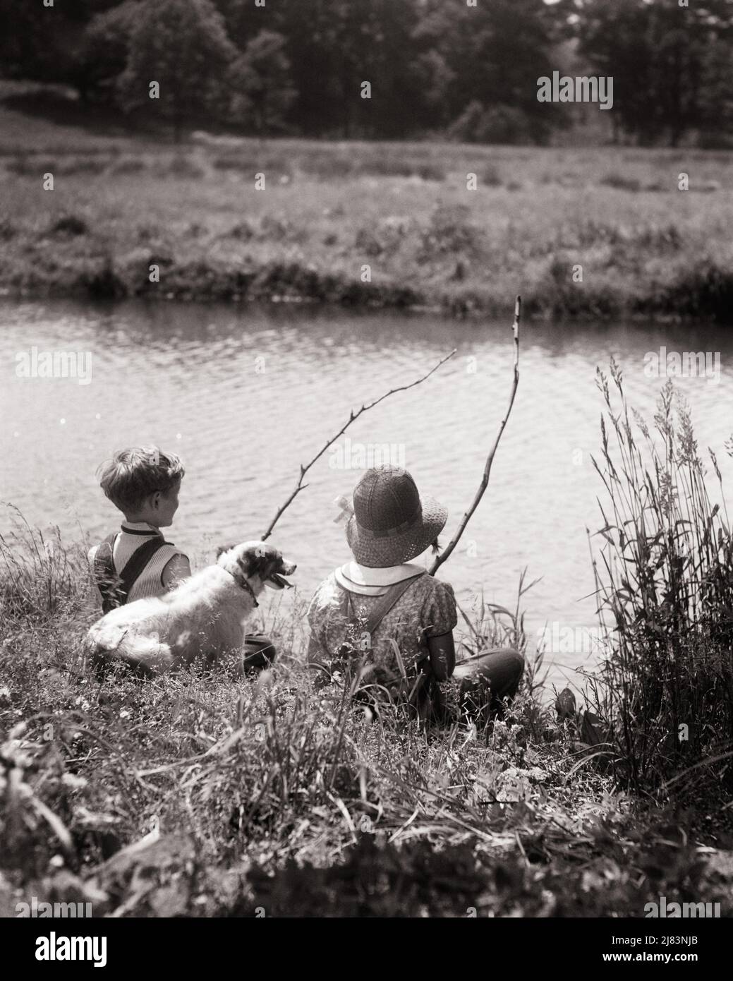 Vintage kids fishing hi-res stock photography and images - Page 2 - Alamy
