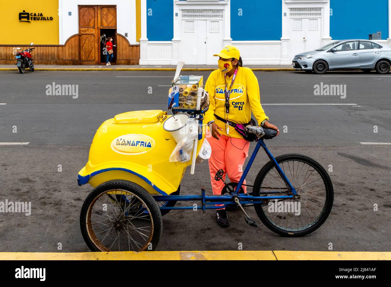 Selling ice cream from a bicycle hotsell