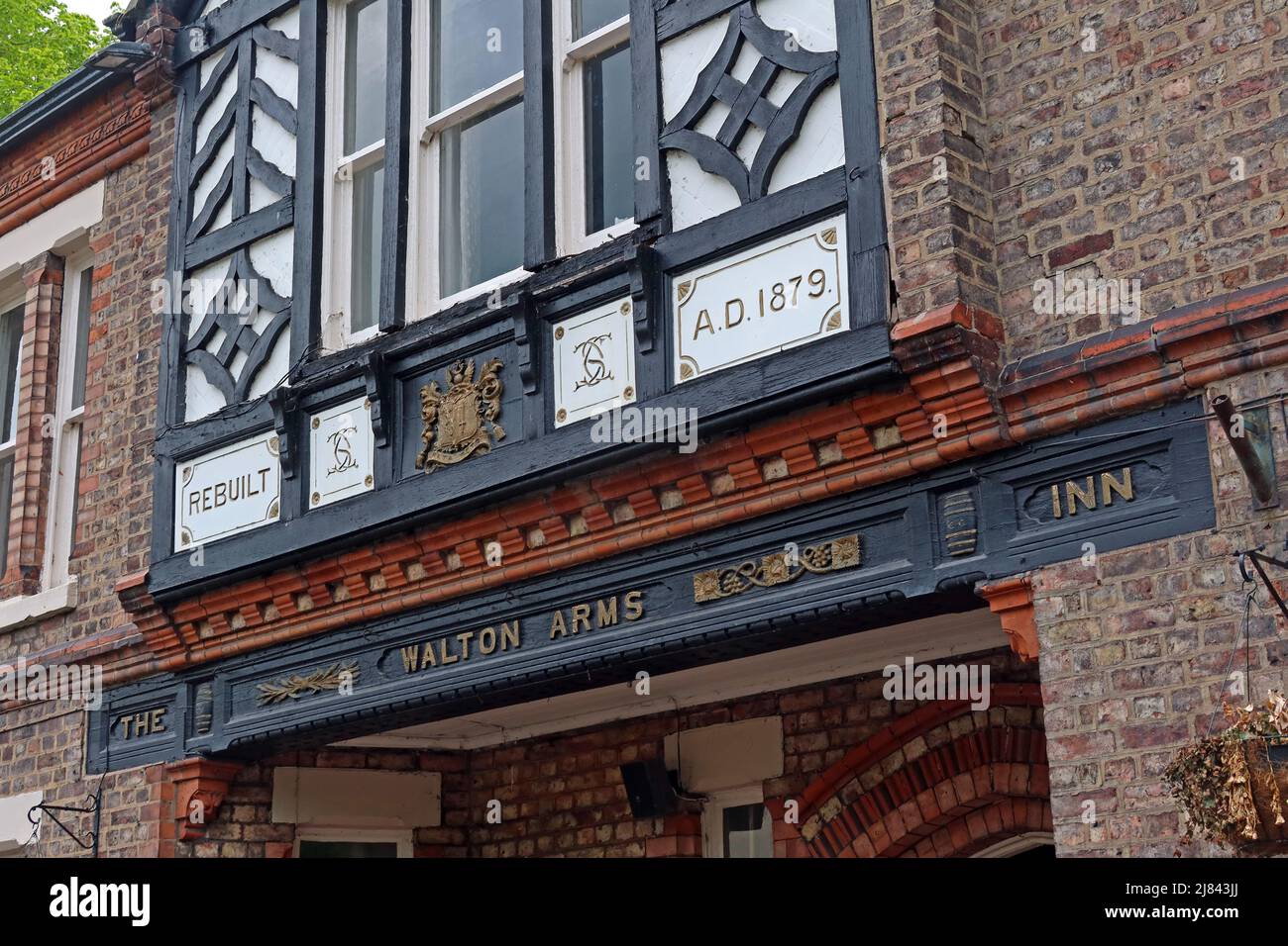 Walton Arms,pub entrance AD1879,148 Old Chester Road, Higher Walton, Warrington, Lancashire,UK, WA4 6TG Stock Photo