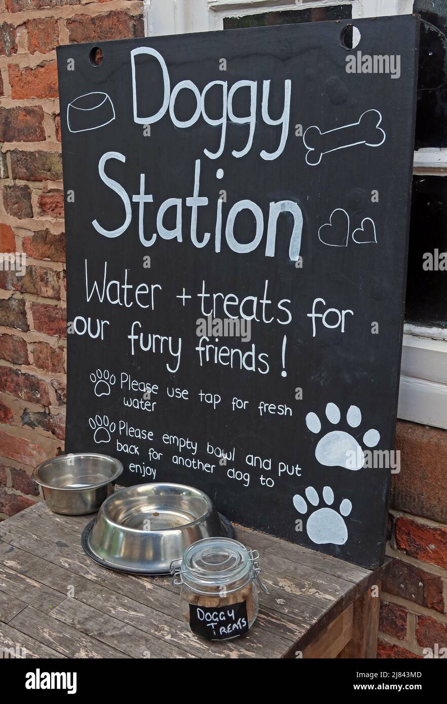 Doggy Treats Station,Walton Arms,pub,148 Old Chester Road, Higher Walton, Warrington, Lancashire,UK, WA4 6TG Stock Photo