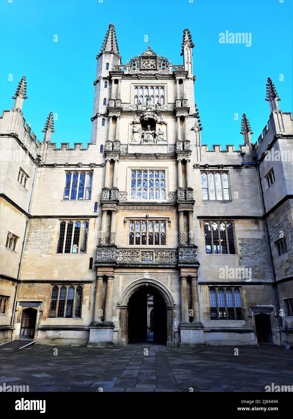 View of the The Tower of the Five Orders at the Bodleian Library as viewed from the Schools Quad of the Bodleian Library (Oxford University) Stock Photo