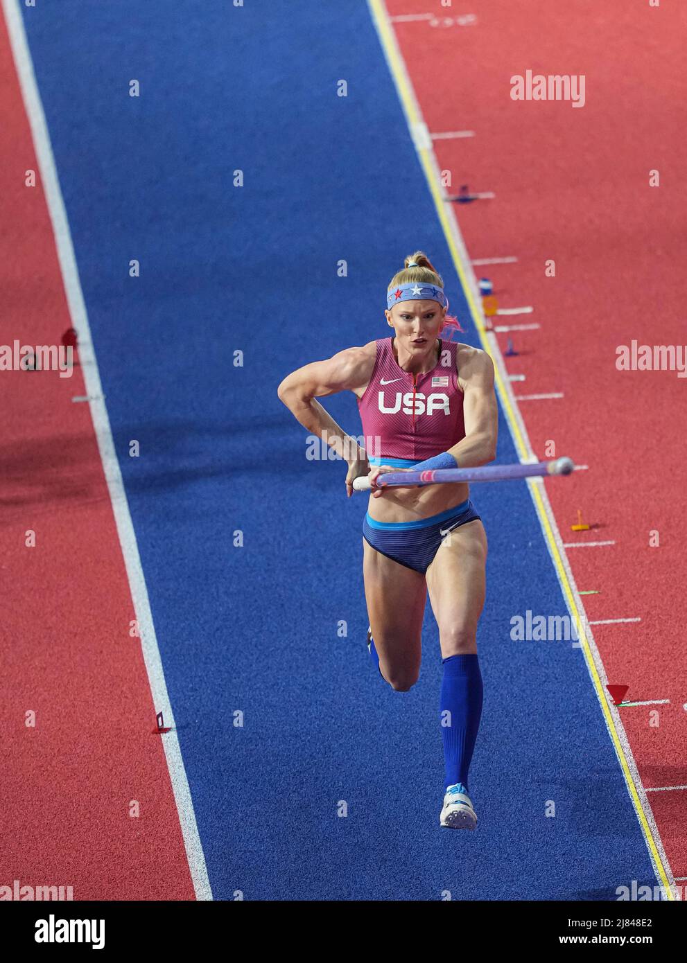 Sandi Morris jumping at the 2022 Belgrade Indoor World Championships in the pole vault specialty. Stock Photo