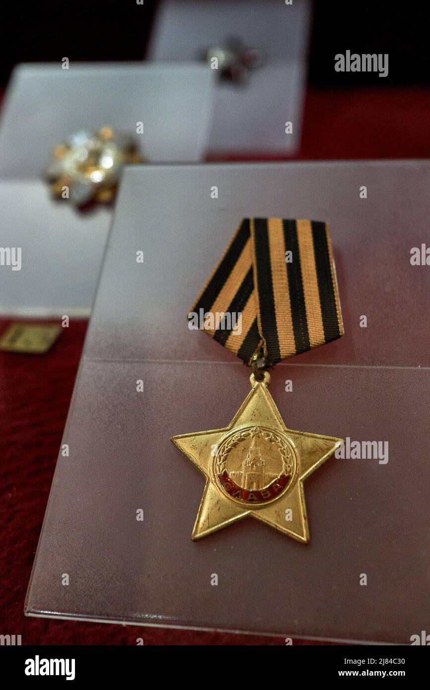 Voronezh, Russia. 12th May, 2022. Order of Glory on display during a visit to the Voronezh Diorama Museum.A variety of medals are displayed at the museum. One of the places dedicated to the history of the city of Voronezh is the Center for Military Patriotic Education 'Museum - Diorama'. It contains exhibits from different eras dedicated to the military history of the region. (Photo by Mihail Siergiejevicz/SOPA Images/Sipa USA) Credit: Sipa USA/Alamy Live News Stock Photo