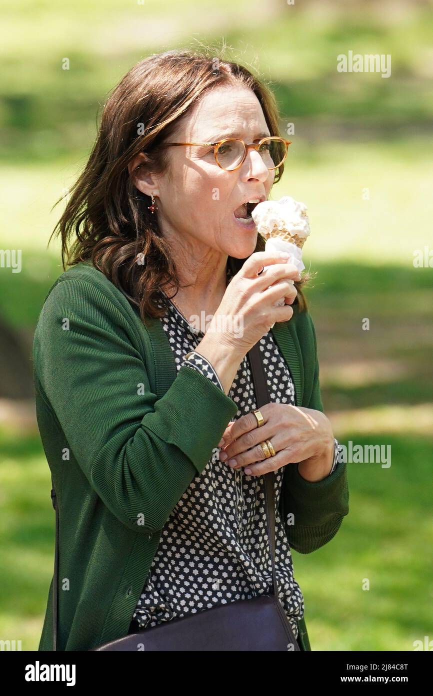 New York, NY, USA. 10th May, 2022. Julia LouisDreyfus on location for