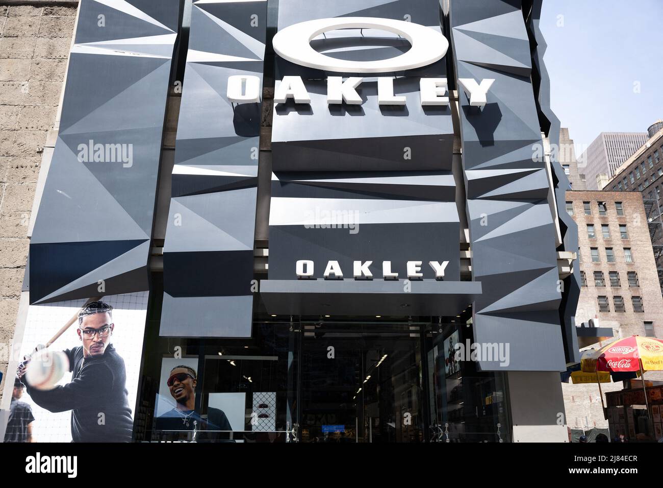 NEW YORK, USA - MAY 15, 2019: Oakley logo Sign on wall above store in  Manhattan. Oakley designs, develops and manufactures sports performance  equipment, lifestyle pieces Stock Photo