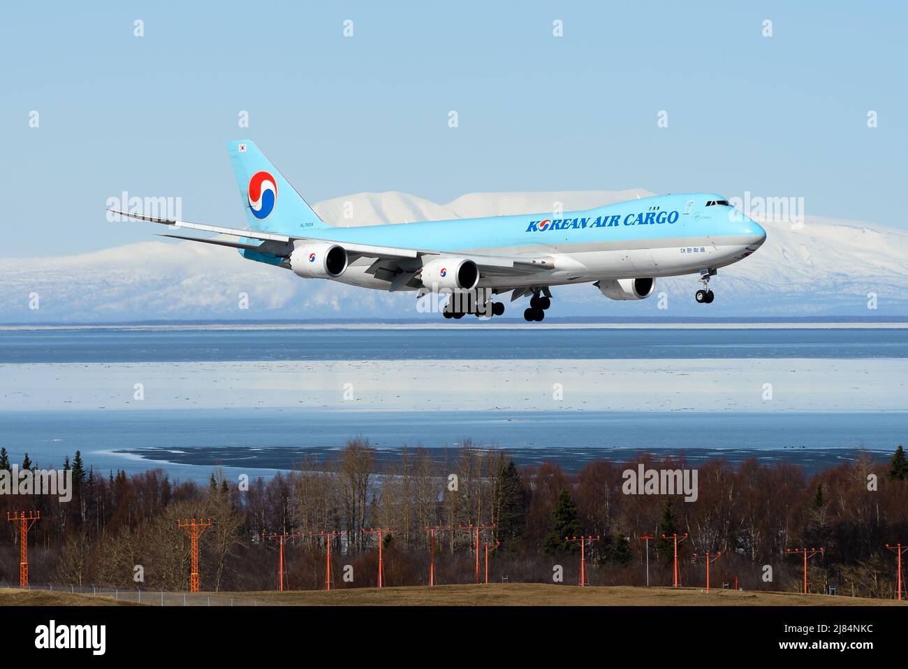 Korean air cargo boeing 747 hi-res stock photography and images