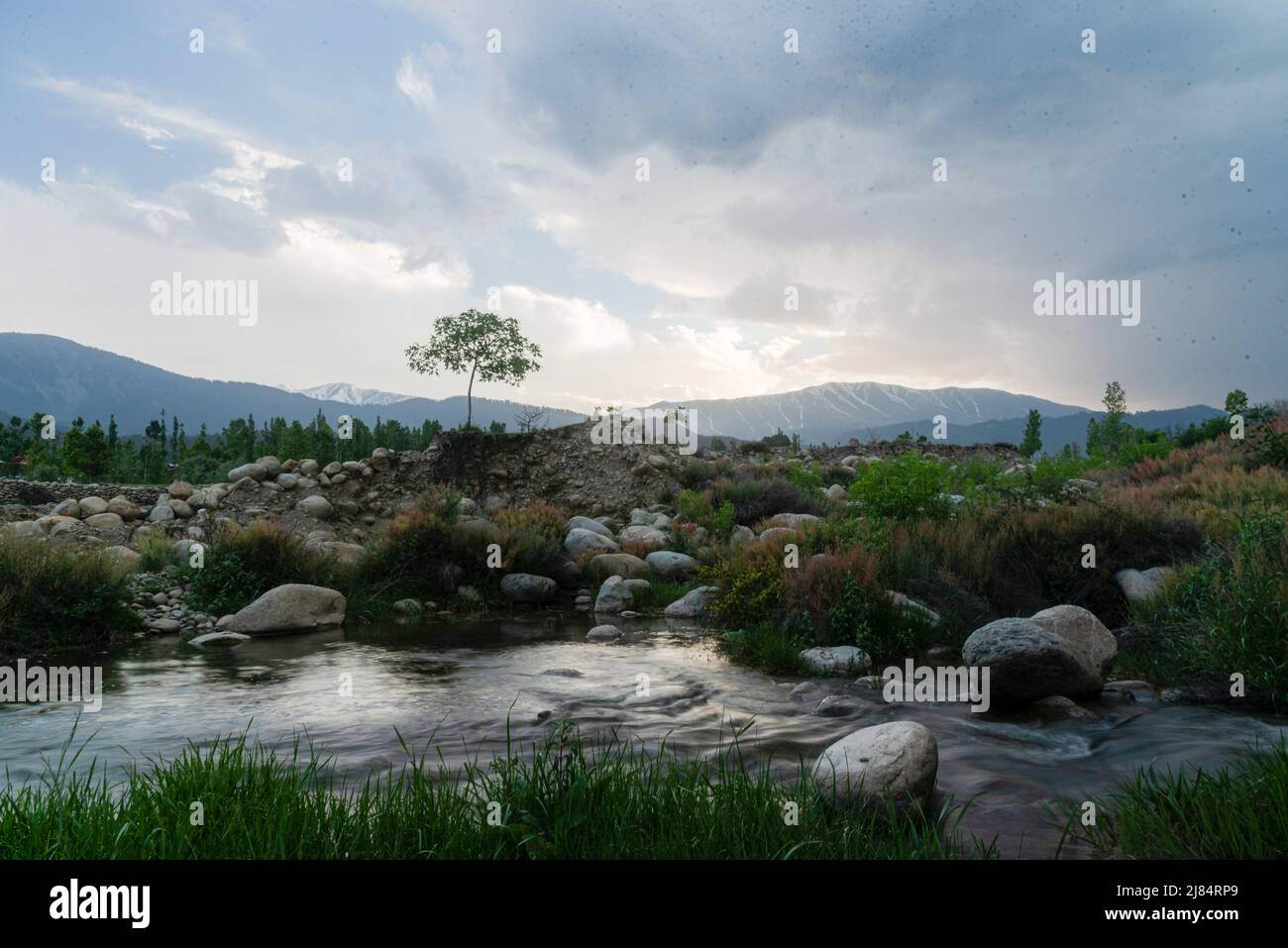 Baramulla, India. 11th May, 2022. A view of sunset after a sunny day. (Photo by Idrees Abbas/SOPA Images/Sipa USA) Credit: Sipa USA/Alamy Live News Stock Photo