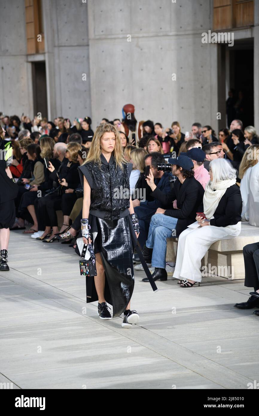 Salk Institute hosts Louis Vuitton fashion show