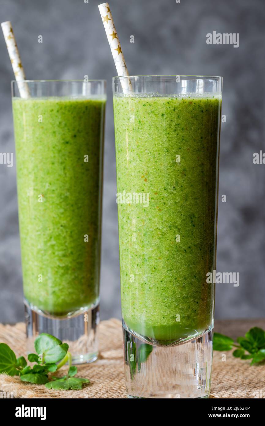 Green pear and watercress smoothie Stock Photo