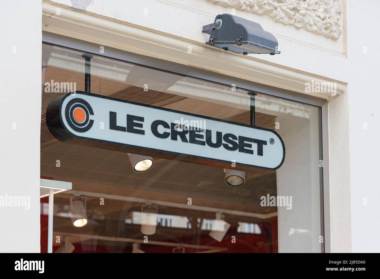Le creuset logo hi-res stock photography and images - Alamy