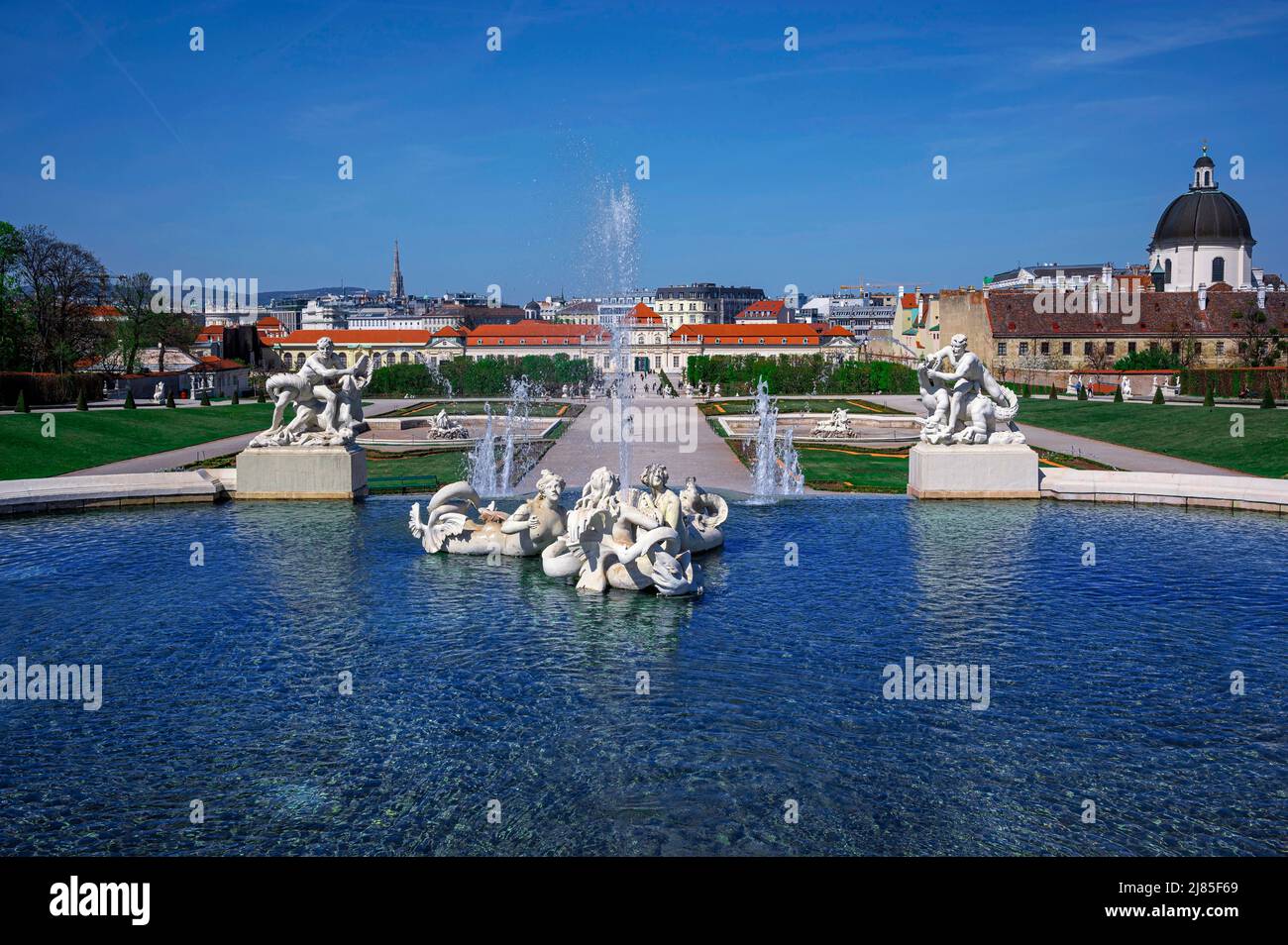 Fountain with sculpture in Belvedere gardens in Vienna, Austria Stock Photo
