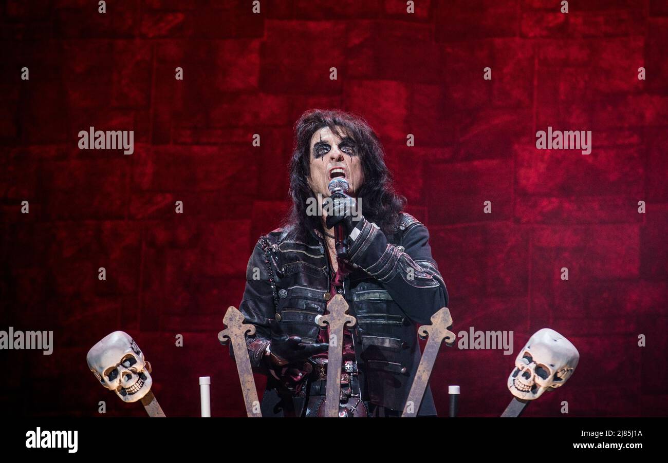 Alice Cooper performing live on stage Stock Photo