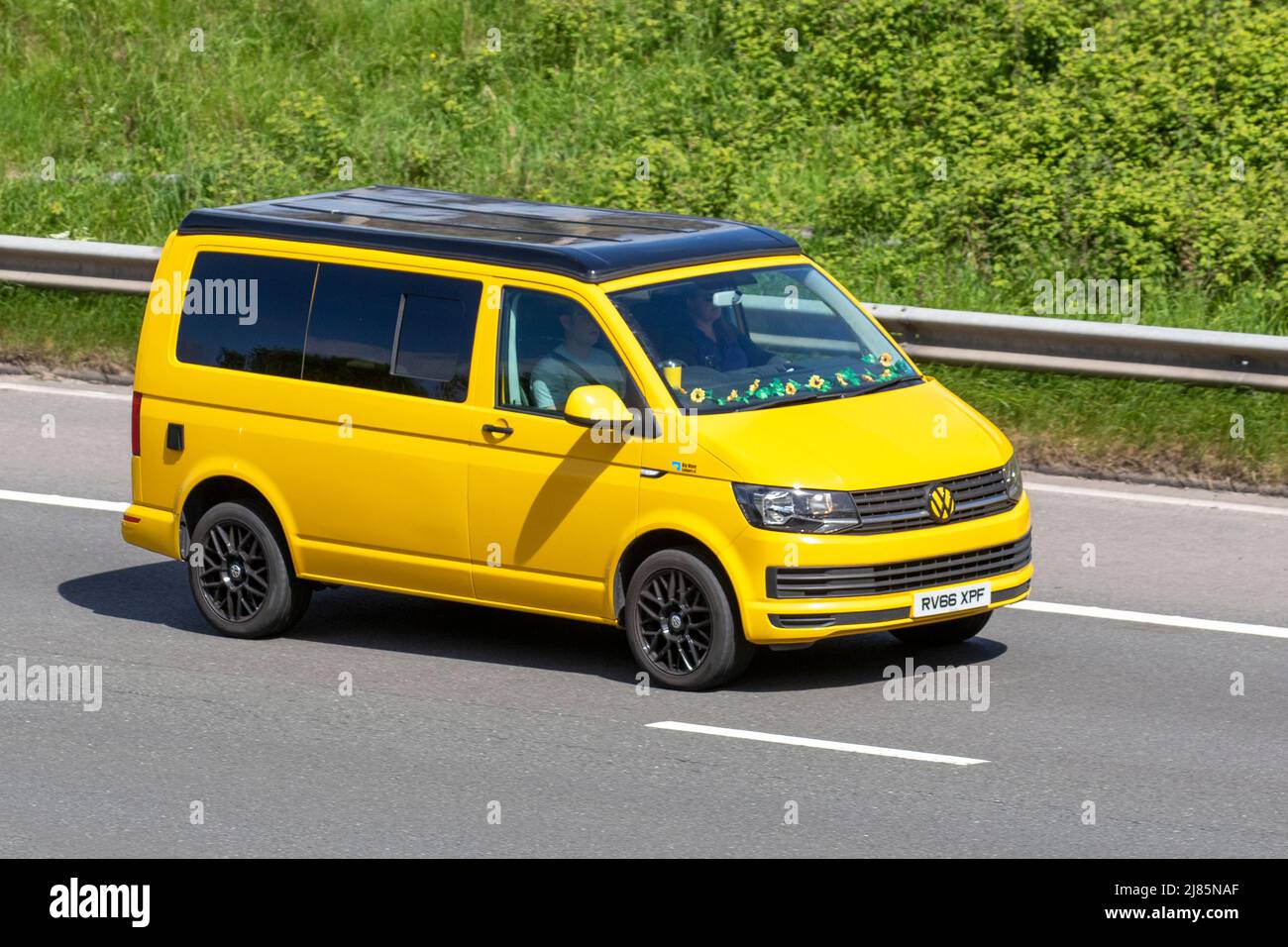 Vw camper van 2016 hi-res stock photography and images - Alamy