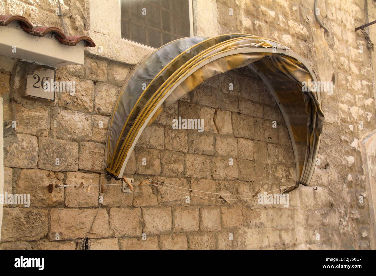 Rain canopy hi-res stock photography and images - Alamy