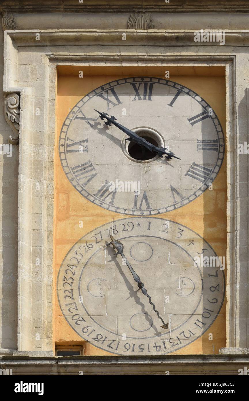 Baroque Wall Clock of Church (1645), Collégiale Notre-Dame-des-Anges, in Old Town or Historic District L'Isle-sur-la-Sorgue Vaucluse Provence France Stock Photo