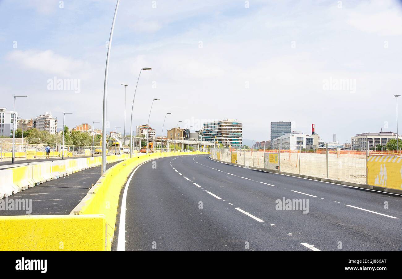 Provisional concrete or plastic barrier in the deconstruction works of the ring road in the Vía in Barcelona, Catalonia, Spain, Europ Stock Photo