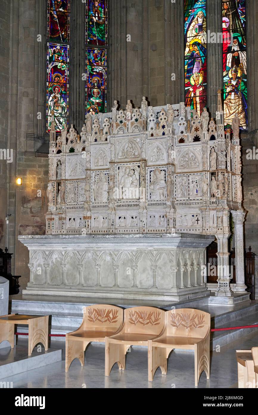 Arca di San Donato - marmo  - maestri senesi ( Agostino di Giovanni, Agnolo di Ventura, Giovanni di Francesco, Betto di Francesco ) - XIV secolo - Are Stock Photo