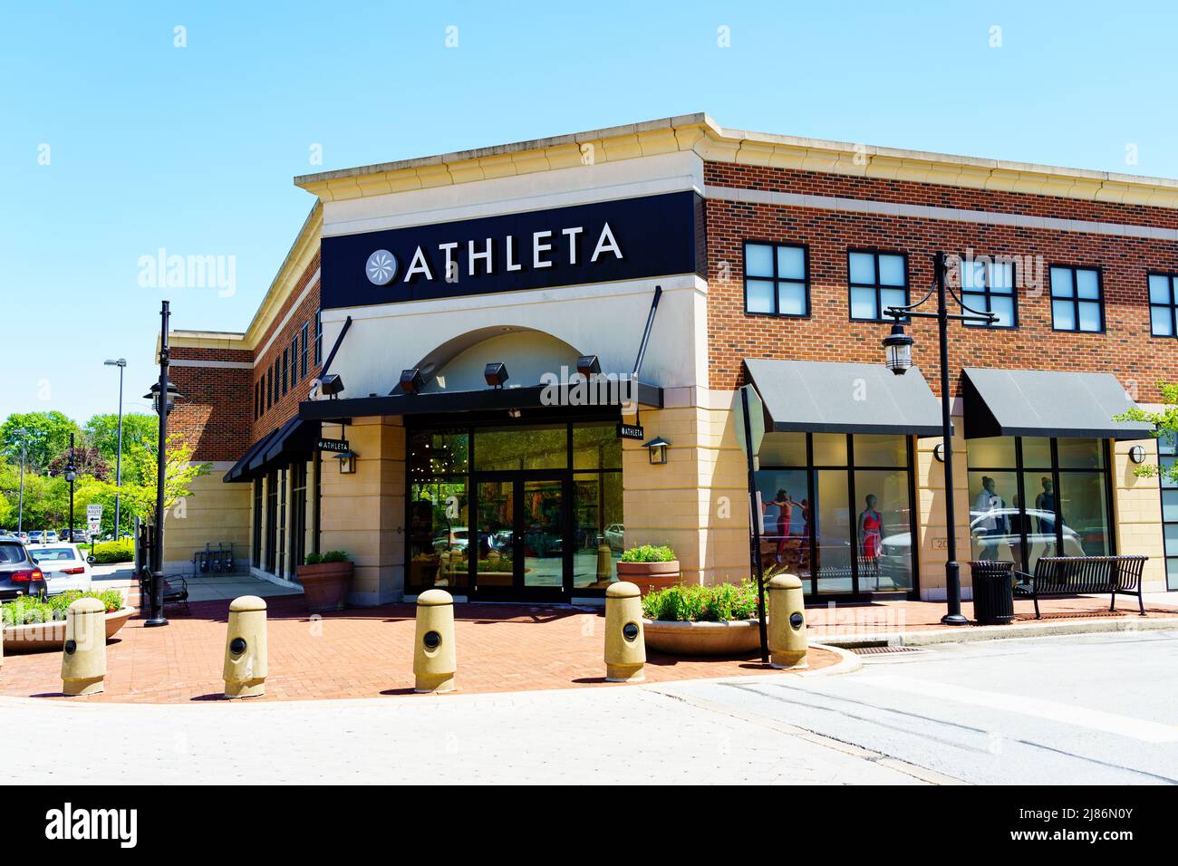 Exton, PA, USA - May 10, 2022: Athleta is a women atheletic clothing retailer and is owned by Gap Inc. It has 200 store locations. Stock Photo