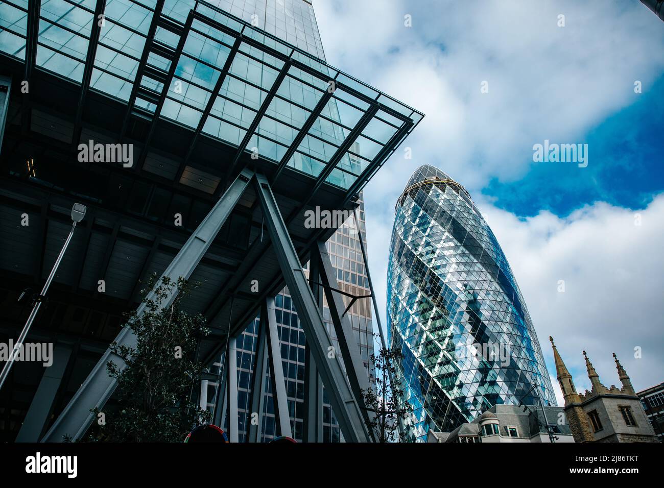 30 St Mary Axe (The Gherkin) with the Leadenhall Building to the left, London Stock Photo