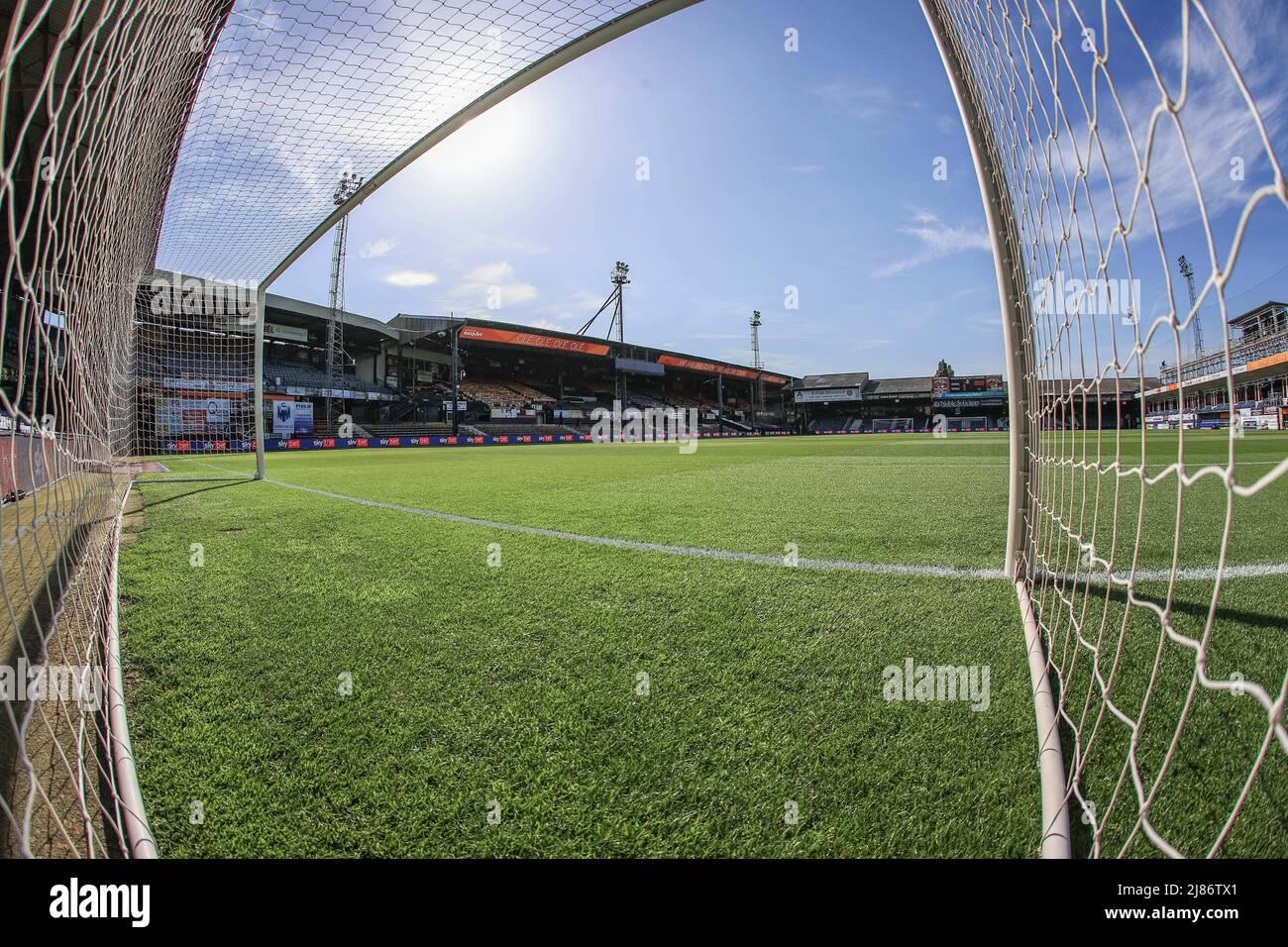 Kenilworth road luton town gv hi-res stock photography and images - Alamy