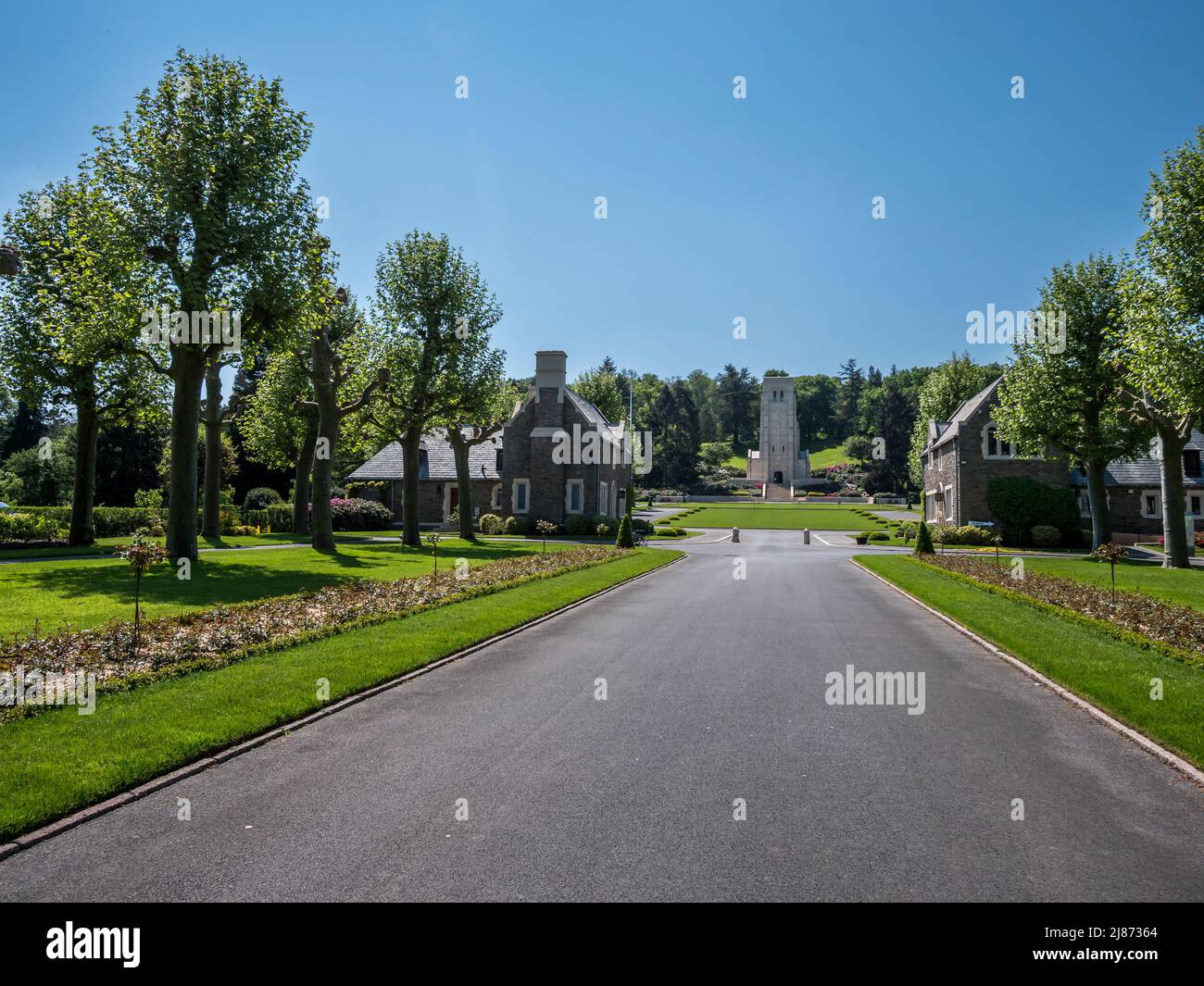 The image is of the WWI American Army Cemetery looking along the driveway to the memorial chapel to those servicemen who remain missing in action Stock Photo