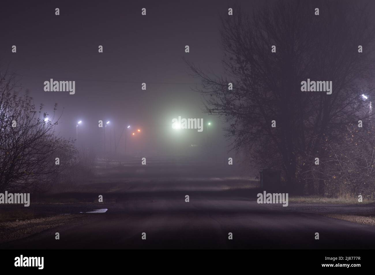 Row of street lamps night hi-res stock photography and images - Alamy