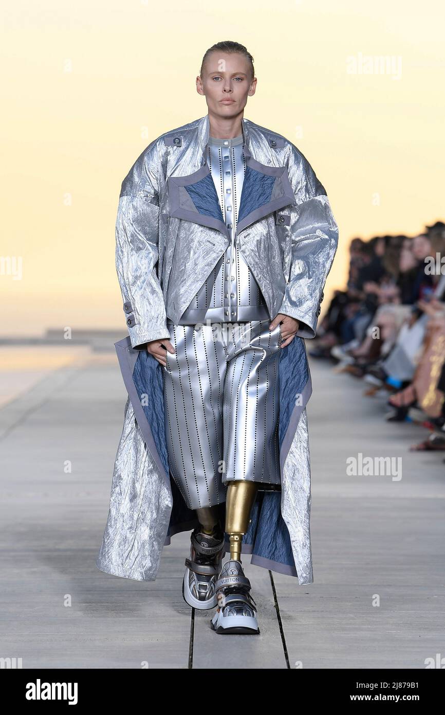 San Diego, USA. 12th May, 2022. A model walks on the runway at the Louis  Vuitton fashion show fashion show at the Salk Institute for Biological  Studies in San Diego CA on