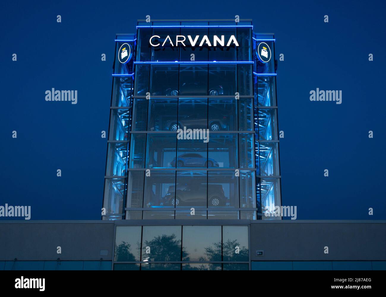 Carvana car vending machine in Greensboro NC Stock Photo Alamy