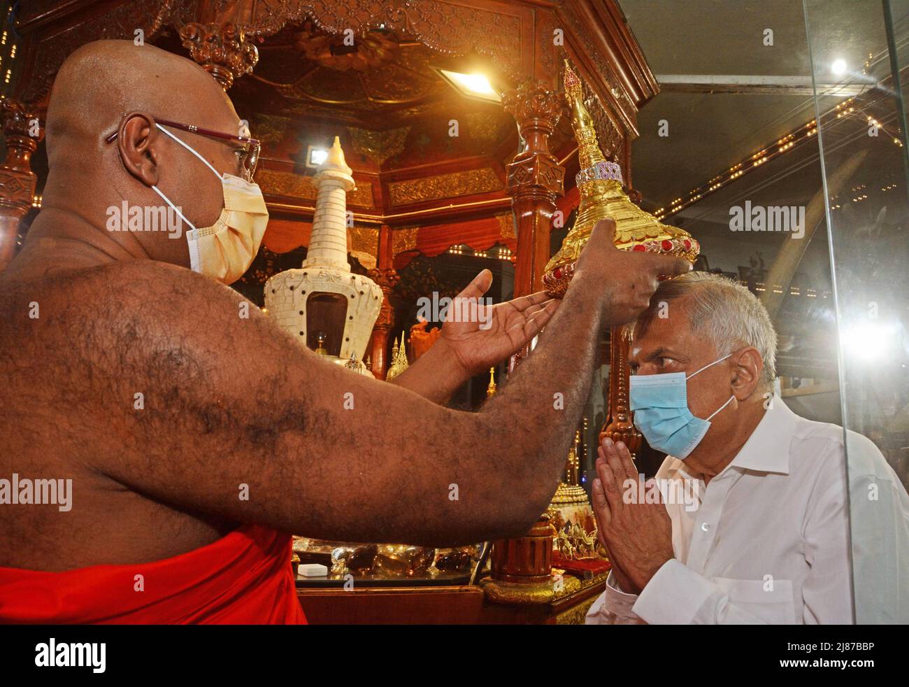 Colombo, Sri Lanka. 12th May, 2022. The new Prime Minister of Sri Lanka Ranil Wickremesinghe was sworn in on May 12, 2022 in Colombo and attended religious ceremonies at the Valukarama and Gangarama temples (Photo by Hirantha Withanage/Pacific Press/Sipa USA) Credit: Sipa USA/Alamy Live News Stock Photo