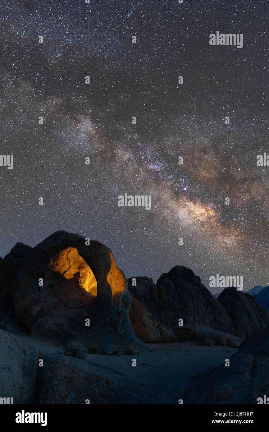 milky-way-over-cyclops-arch-in-alabama-hills-stock-photo-alamy