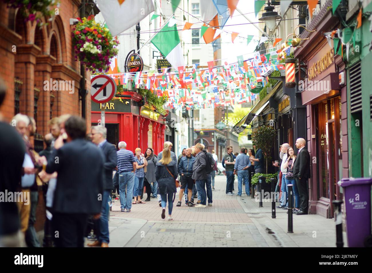 Irish life mall hi-res stock photography and images - Alamy