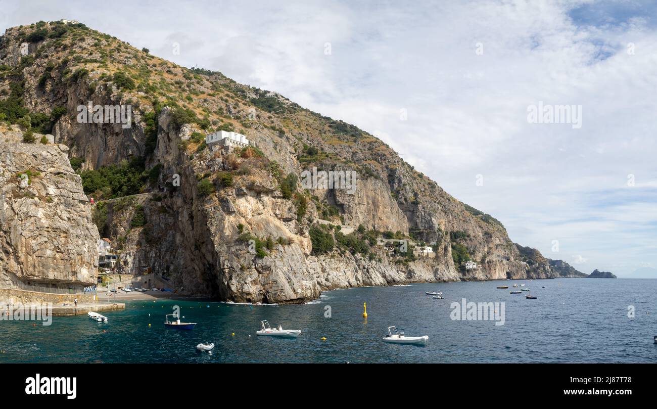 Marina di Praia beach below the mountain slops, Amalfi Coast Stock ...