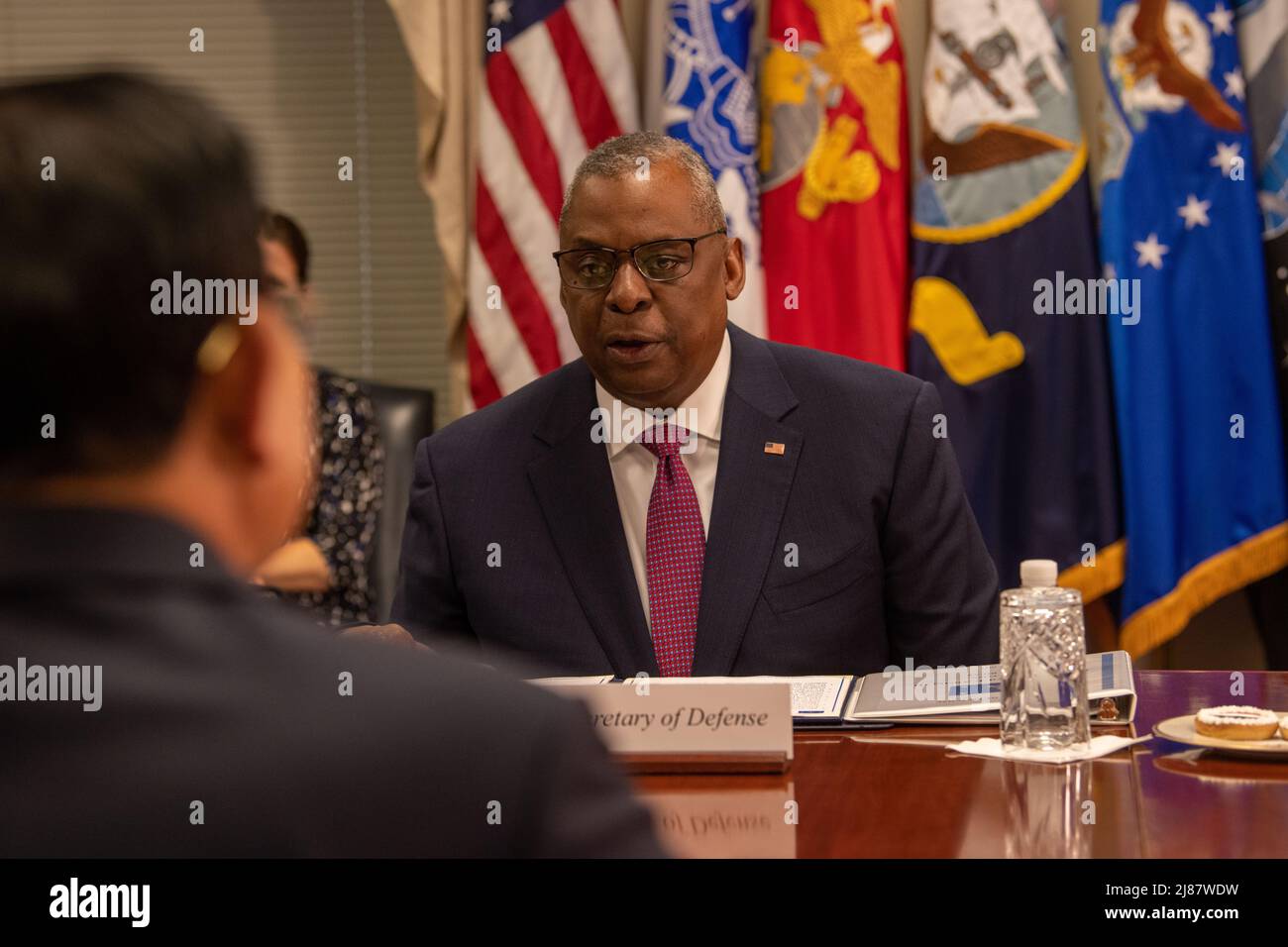 Arlington, United States Of America. 12th May, 2022. Arlington, United States of America. 12 May, 2022. U.S. Secretary of Defense Lloyd J. Austin III, holds a bilateral meeting with Thai Prime Minister Prayut Chan-o-cha, left, at the Pentagon, May 12, 2022 in Arlington, Virginia. Credit: MC2 James K Lee/DOD/Alamy Live News Stock Photo