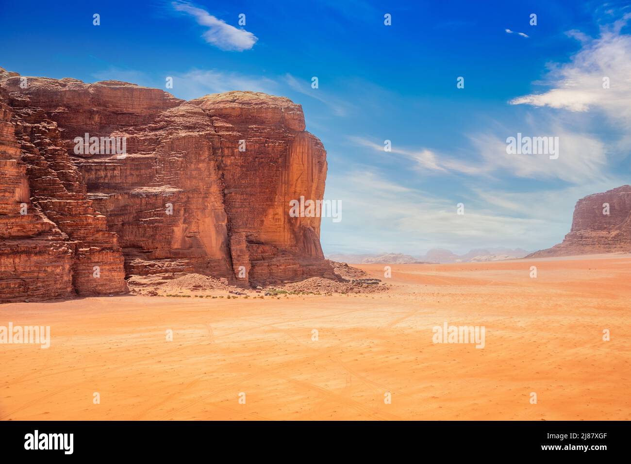 Red sands and mountains of Wadi Rum desert, Jordan Stock Photo