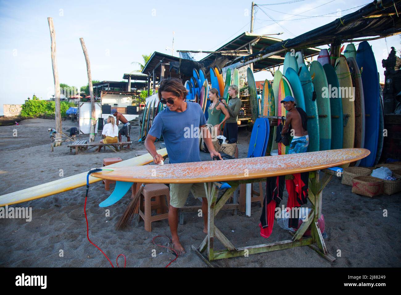 Wax surfboard hires stock photography and images Alamy