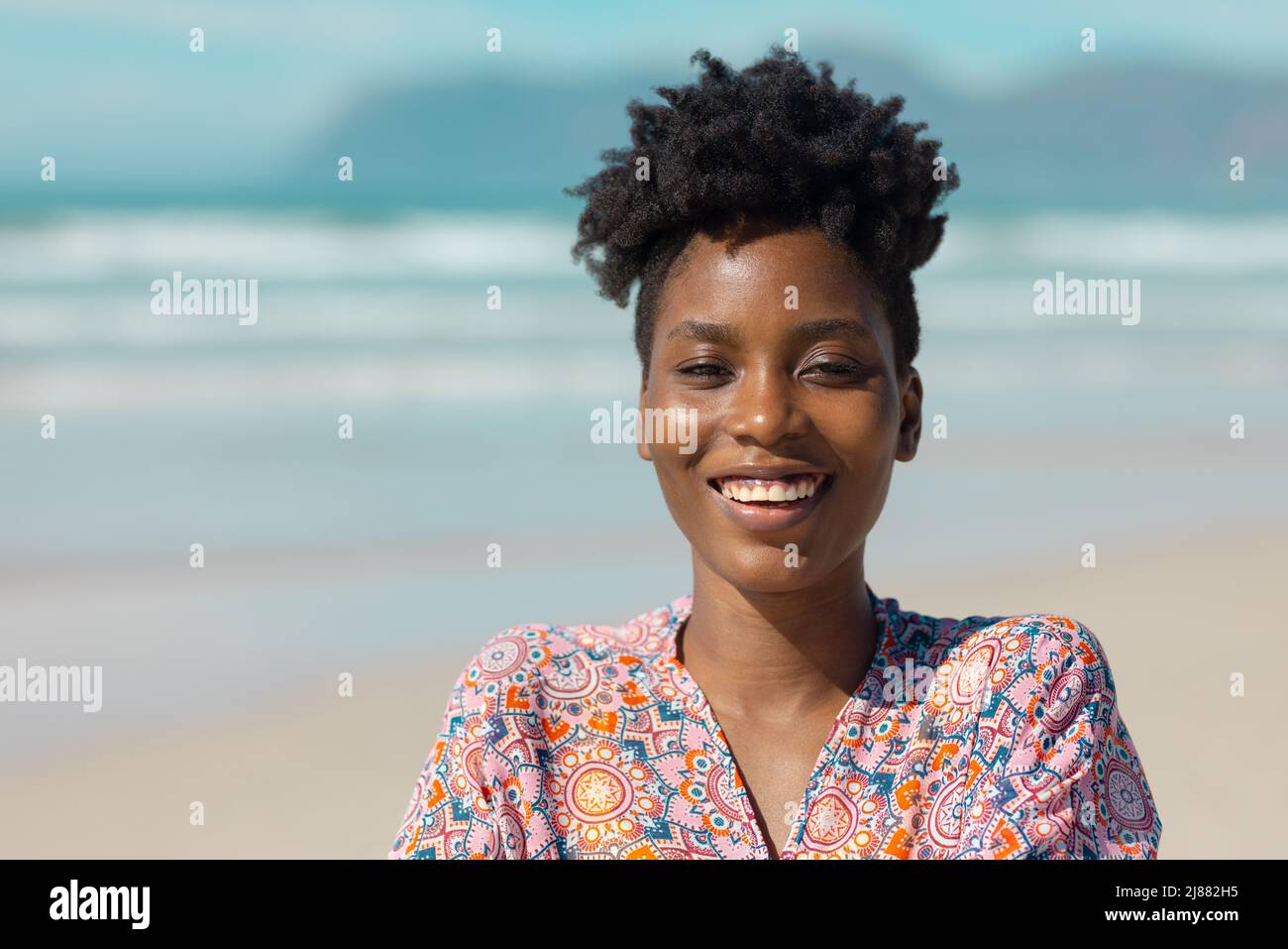 Short curly hair hi-res stock photography and images - Alamy