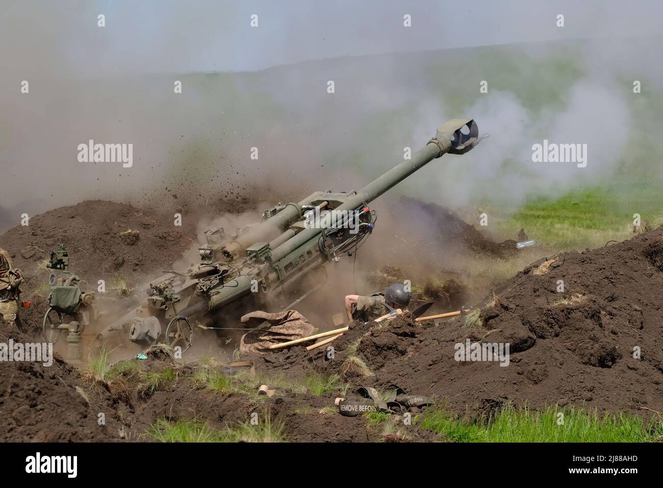 U. S. M777 Howitzers have arrived in Ukraine and are in use on the ...