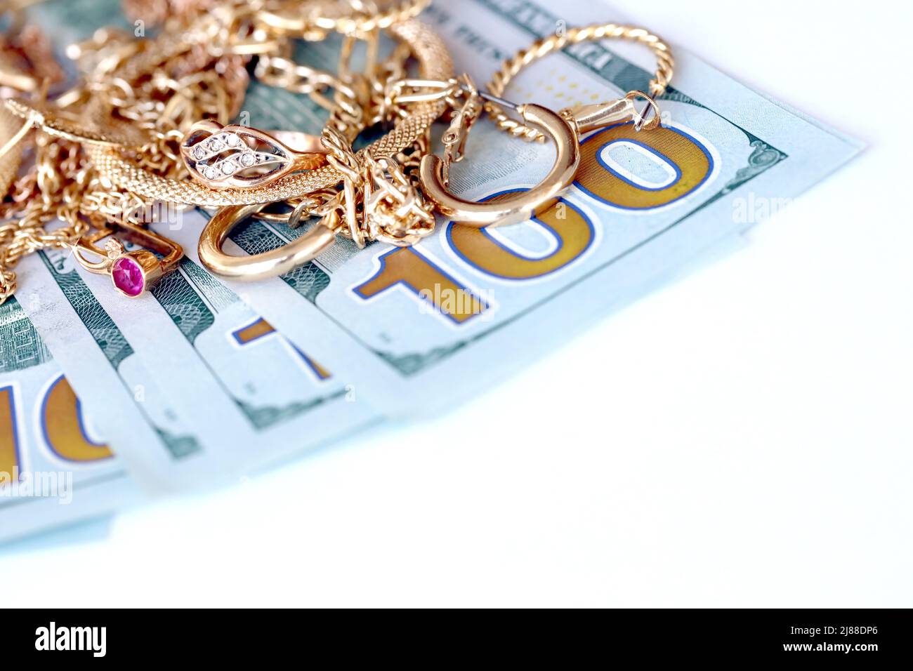 Gold jewellry scale hires stock photography and images Alamy