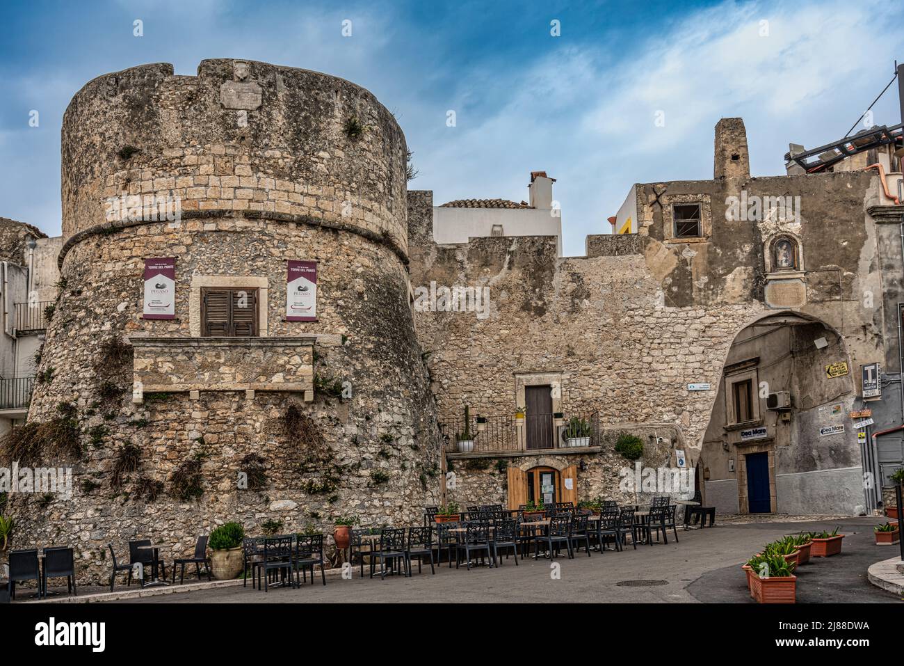 The old Torre del Ponte, of sixteenth-century origins, defends the 