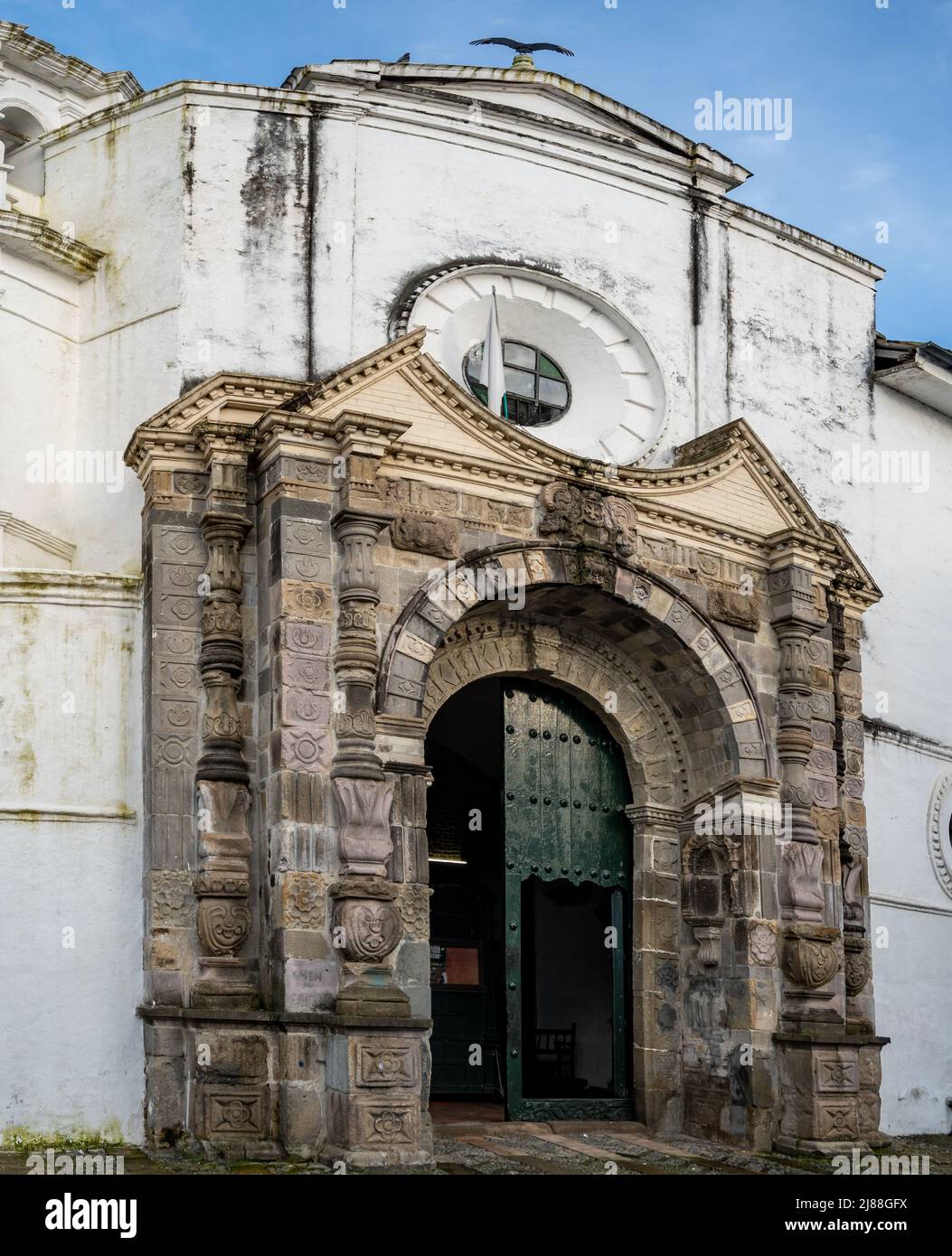 the-historic-iglesia-de-santo-domingo-popayan-colombia-south-america