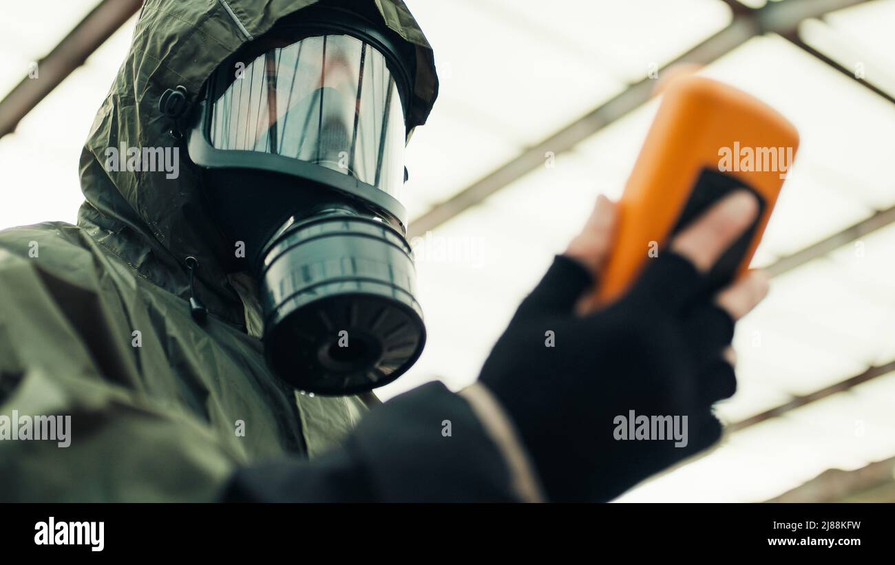 Uranium geiger counter hires stock photography and images Alamy