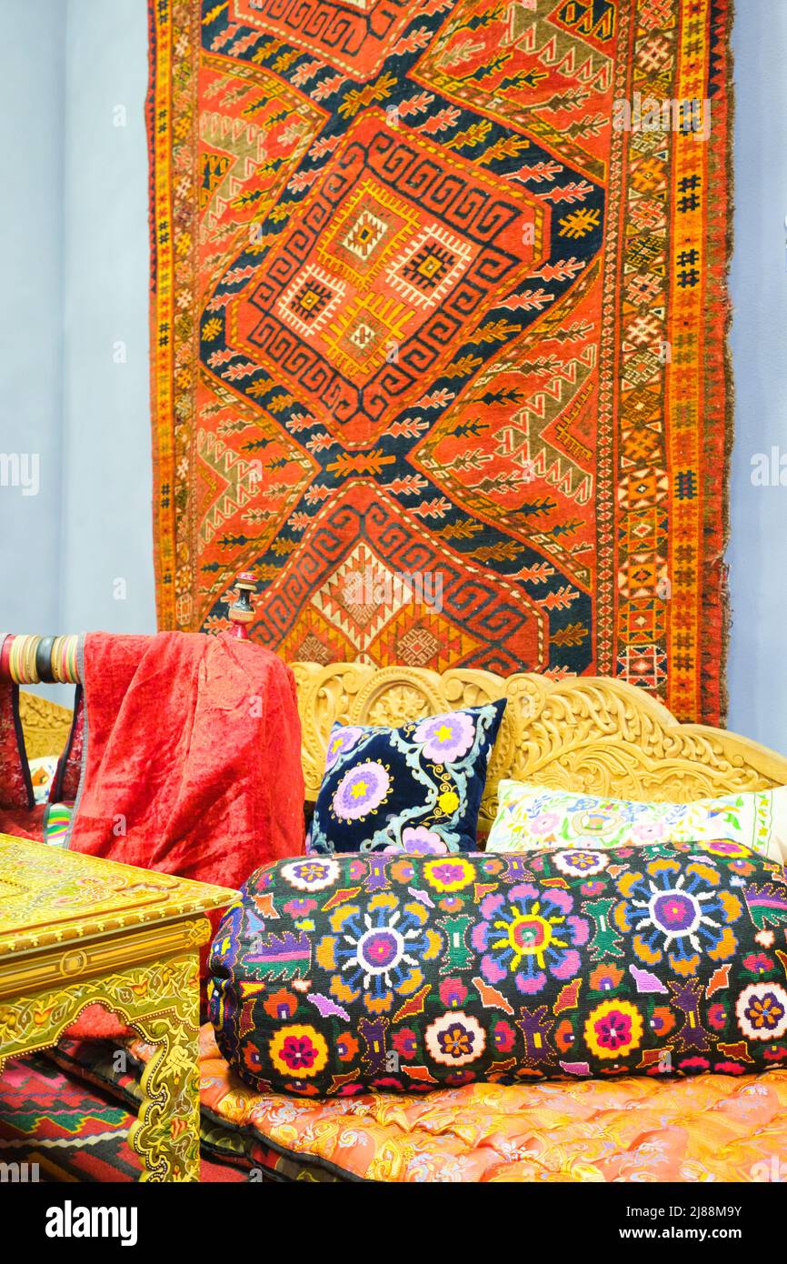 Throw rug hires stock photography and images Alamy