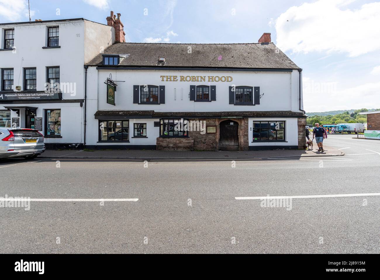 The robin hood pub hi-res stock photography and images - Page 2 - Alamy