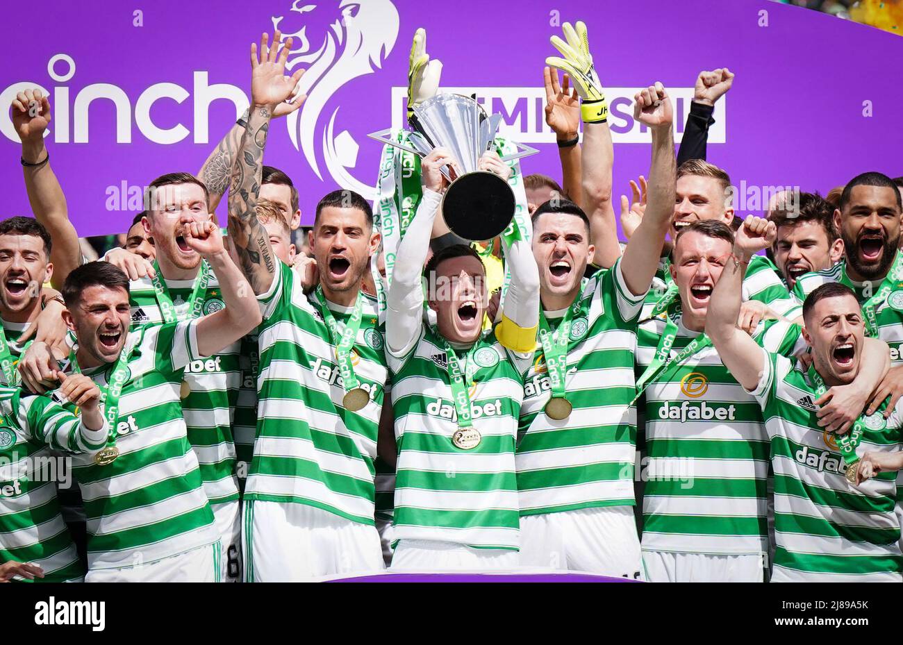 Celtic Celebrate With The League Trophy After The Cinch Premiership Match At Celtic Park Glasgow Picture Date Saturday May 14 2022 2J89A5K 