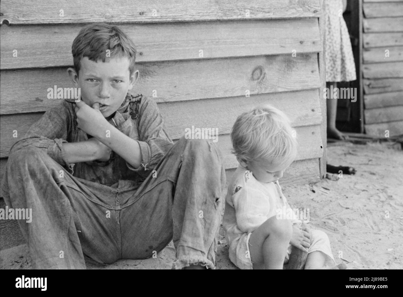 Floyd Burroughs, Jr., and Othel Lee Burroughs, called Squeakie. Children of an Alabama cotton sharecropper. Stock Photo