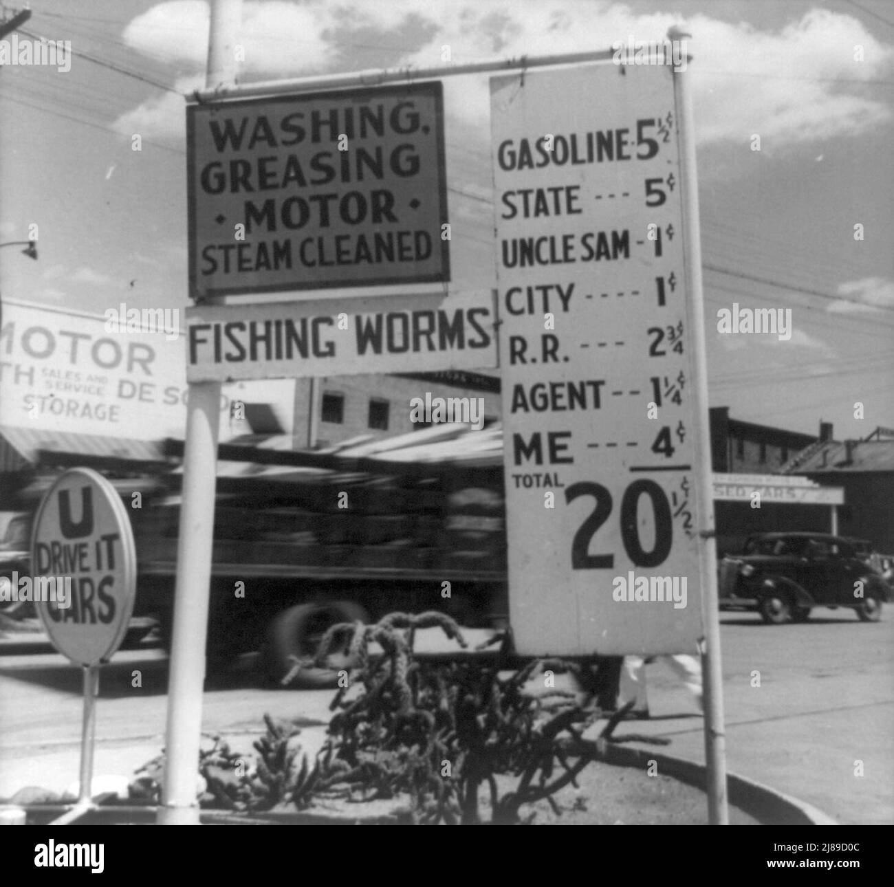 Santa Fe, New Mexico. Gas station price analysis Stock Photo Alamy